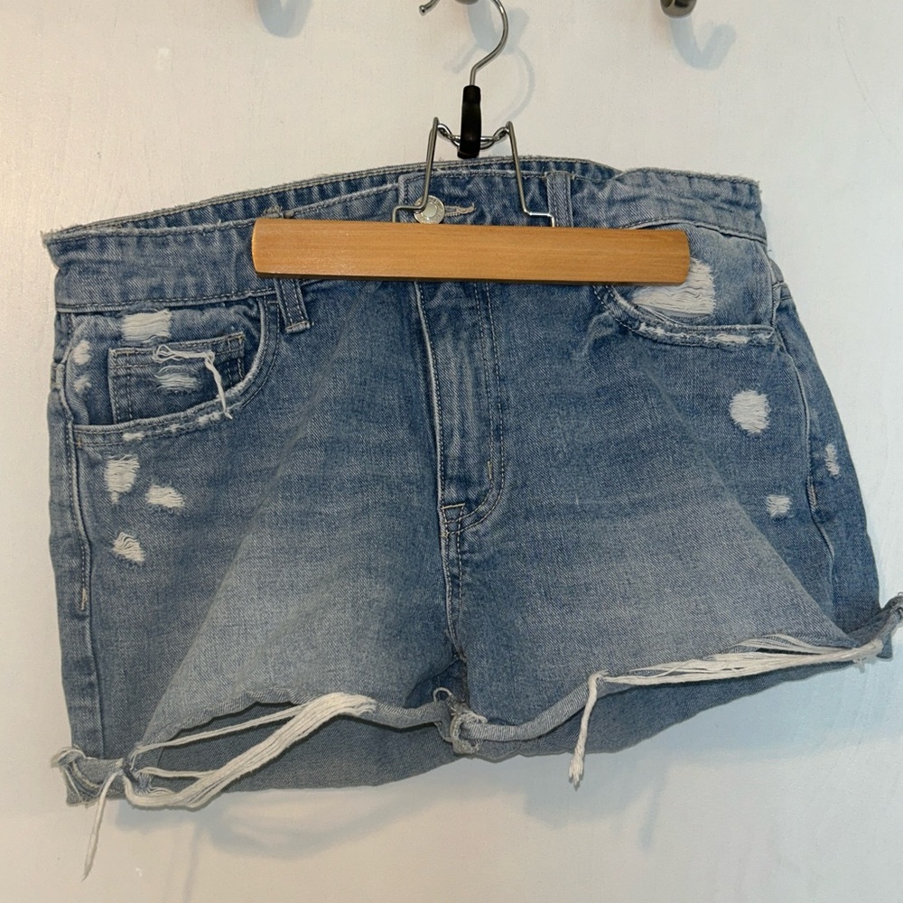 Vervet Boyfriend Light Wash Shorts